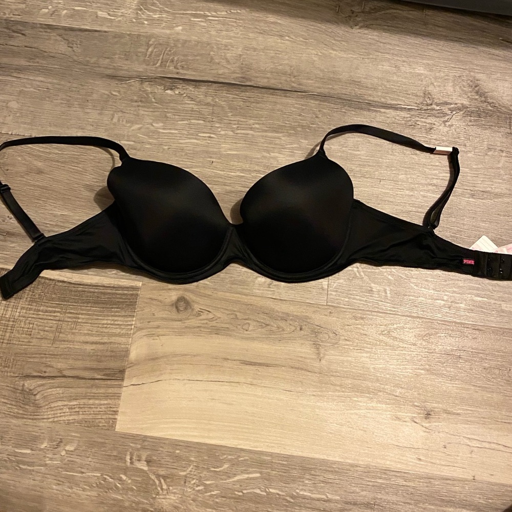 PINK Lightly lined, Cupped Bra